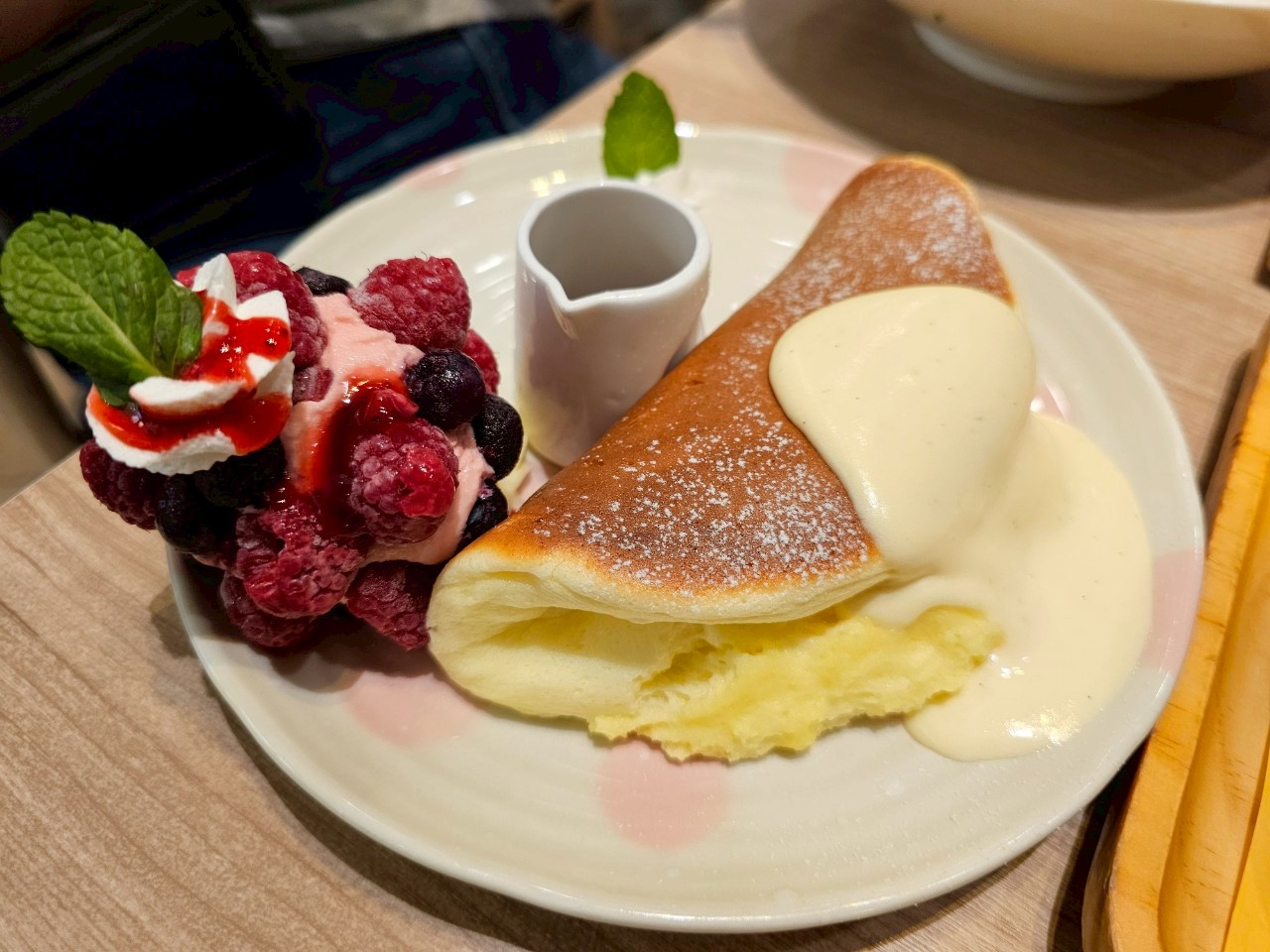 莓果塔冰淇淋鬆餅 NT.370