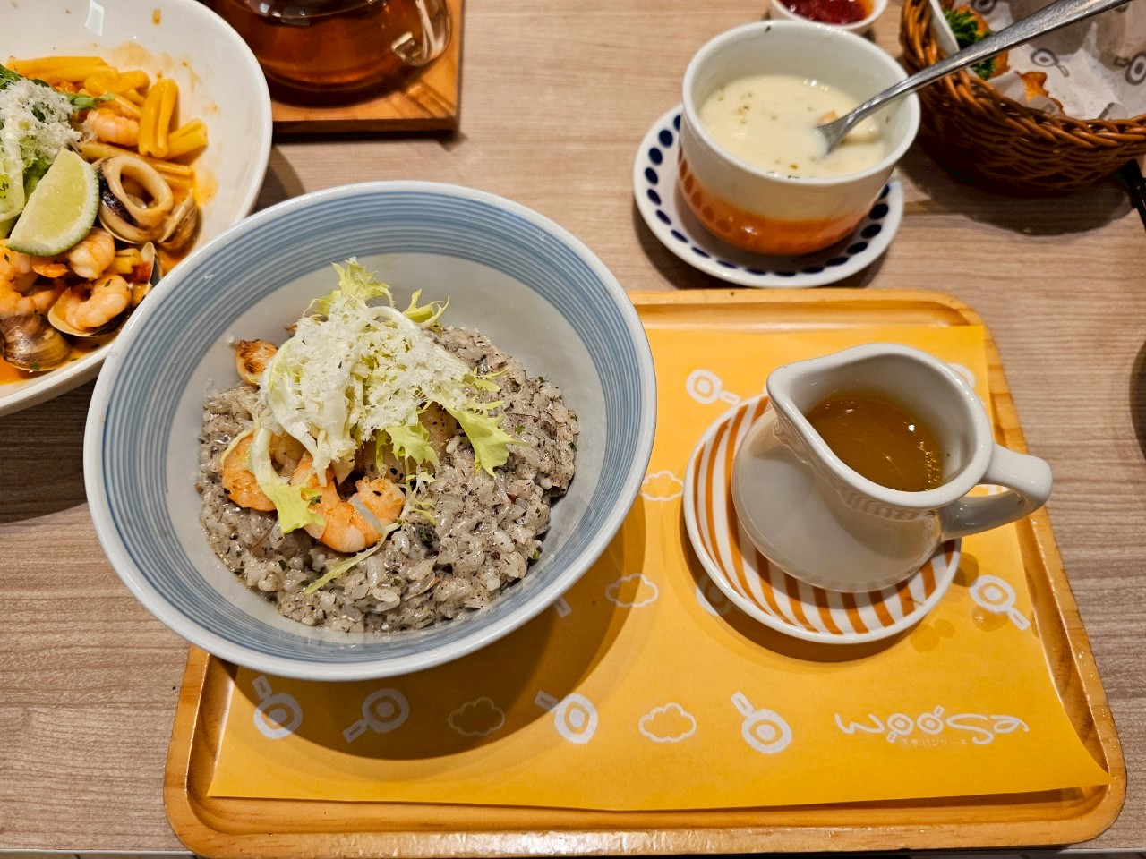 黑鑽松露海鮮湯丼飯 NT.400
